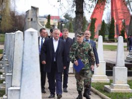 Președintele Igor Dodon a efectuat o vizită la Complexul Memorial „Eternitate” din Chișinău