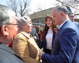 The Presidential Couple gave a new home to a family with 15 children