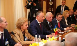 Președintele Republicii Moldova, Igor Dodon, a avut o întrevedere cu Preşedintele Republicii Belarus, Aleksandr Lukaşenko, aflat în Moldova la invitaţia șefului statului nostru