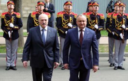 Președintele Republicii Moldova, Igor Dodon, a avut o întrevedere cu Preşedintele Republicii Belarus, Aleksandr Lukaşenko, aflat în Moldova la invitaţia șefului statului nostru