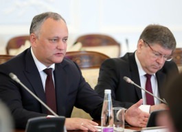 Președintele Republicii Moldova, Igor Dodon, a avut o întrevedere cu Guvernatorul Sankt Petersburgului, Gheorghi Poltavcenko