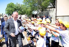 Igor Dodon a participat la ceremonia de inaugurare a două complexuri sportive din localitățile Congaz și Copceac din UTA Găgăuzia