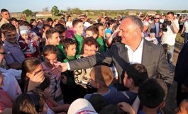 Igor Dodon a participat la ceremonia de inaugurare a două complexuri sportive din localitățile Congaz și Copceac din UTA Găgăuzia