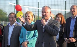 The President took part in the opening ceremony of two sports complexes