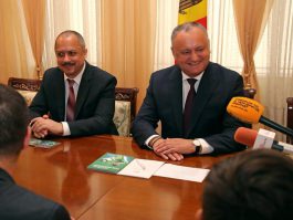 Igor Dodon s-a întîlnit cu "Ambasadorii Campionatului Mondial de Fotbal"