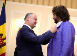 Președintele țării, Igor Dodon a conferit domnului Filip Kirkorov titlul onorific „Artist al Poporului”