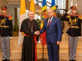 The head of state had a meeting with a high-level delegation from Vatican