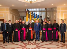 The head of state had a meeting with a high-level delegation from Vatican