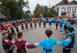 Igor Dodon participated in the National Costume Festival