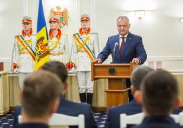 Președintele Republicii Moldova a decorat un grup de salvatori și pompieri