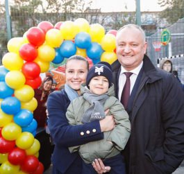 Igor Dodon a participat la inaugurarea unui complex sportiv în orașul Soroca