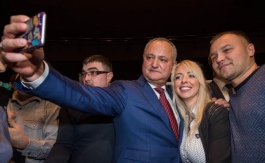 Igor Dodon had a meeting with Moldovan diaspora in Saint Petersburg