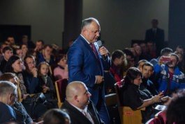 Igor Dodon had a meeting with Moldovan diaspora in Saint Petersburg