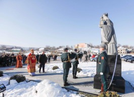 Игорь и Галина Додон посетили Свято-Успенский монастырь в селе Кэприяна