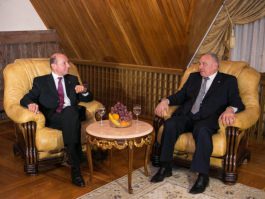 Президент Николае Тимофти провел встречу с президентом Румынии Траяном Бэсеску