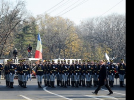 President Nicolae Timofti attends military parade on National Day of Romania