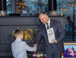 Președintele Igor Dodon a înmînat premii celor mai buni șahiști