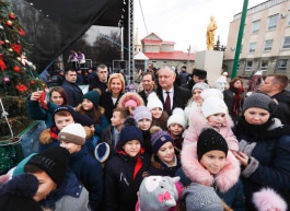 Igor Dodon și Irina Vlah au participat la iarmaroacele de Crăciun din Comrat și Ceadîr-Lunga 