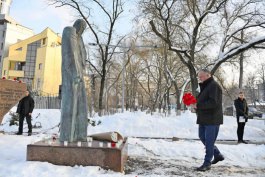 Глава государства принял участие в церемонии по случаю Международного дня памяти жертв Холокоста 