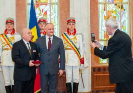 Igor Dodon a înmînat înalte distincții de stat unui grup de cetățeni ai Republicii Moldova