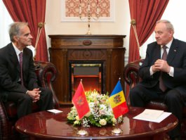 President Nicolae Timofti receives letters of accreditation from five envoys