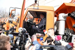 Președintele Igor Dodon a participat la prezentarea autospecialelor ”Kamaz” oferite de Federația Rusă