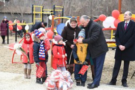 Șeful statului a participat la deschiderea unui complex sportiv în satul Bîrlădeni, raionul Ocnița