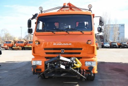 Președintele Igor Dodon a transmis 2 autospeciale ”Kamaz” Întreprinderii Municipale ”Exdrupo” din Chișinău