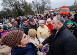 Два спецавтомобиля КАМАЗ были переданы местным властям из Сороках и Флорешть