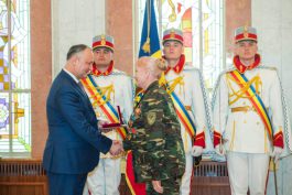 Igor Dodon a conferit distincții de stat unor doamne remarcabile din Republica Moldova