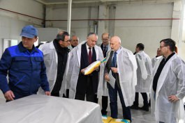 Igor Dodon s-a familiarizat cu activitatea a două întreprinderi din orașul Cupcini