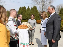 Игорь и Галина Додон посетили Центр временного содержания детей в городе Оргееве