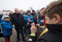 Igor Dodon a participat la deschiderea Campionatului Europei de Motocross printre juniori