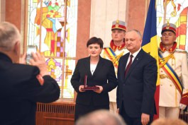 Igor Dodon a înmînat înalte distincții de stat unui grup de cetățeni