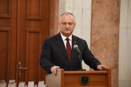 Igor Dodon a înmînat înalte distincții de stat unui grup de cetățeni