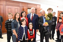 40 de familii cu mulți copii au vizitat sediul Președinției