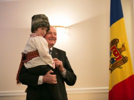 Președintele Republicii Moldova, Nicolae Timofti, a primit în Ajunul Crăciunului pe stil nou cete de colindători