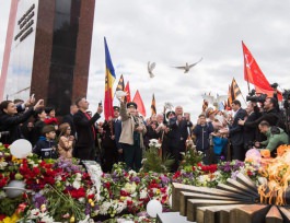 Igor Dodon a participat la marșul „Regimentul Nemuritor”