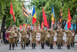 Igor Dodon a participat la marșul „Regimentul Nemuritor”