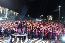 Igor Dodon a participat la concertul festiv organizat cu prilejul Zilei Victoriei 