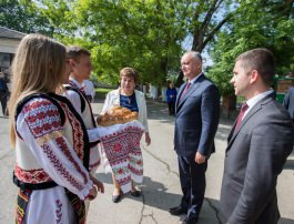 Igor Dodon a participat la aniversarea a 75-a de la înființarea Liceului Teoretic “Nicolae Gogol”