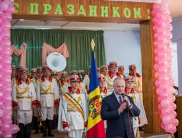 Igor Dodon a participat la aniversarea a 75-a de la înființarea Liceului Teoretic “Nicolae Gogol”