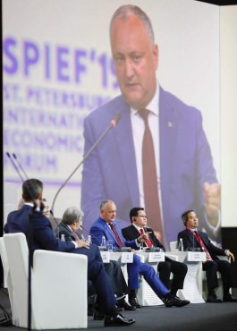 Președintele Republicii Moldova a participat la festivitatea de deschidere a Forumului Economic Internațional din Sankt Petersburg