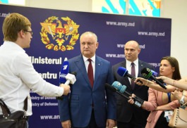 Președintele Republicii Moldova l-a prezentat pe noul ministru al Apărării efectivului instituției