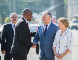 Igor Dodon laid flowers at Stephen the Great Monument