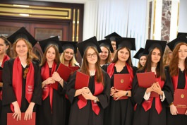 More than 250 graduates from all over the country received "Diploma of Honor" of the President of the Republic of Moldova