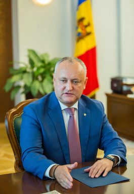 Președintele țării a avut o întrevedere cu familiile piloților moldoveni Lionel Buruiană și Mihail Crihan