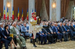 Президент Республики Молдова принял участие в Торжественном собрании, посвященном 25-летию принятия Конституции