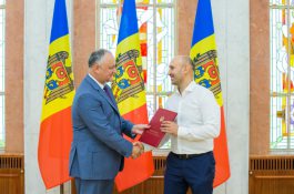 Igor Dodon a înmînat distincții de stat unui grup de sportivi și antrenori