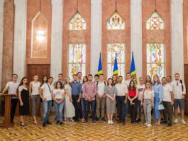 Reprezentanții organizației obștești ”Tinerii iubesc Moldova” au vizitat sediul Președinției